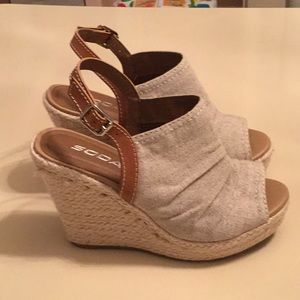 Beige/Tan Wedges